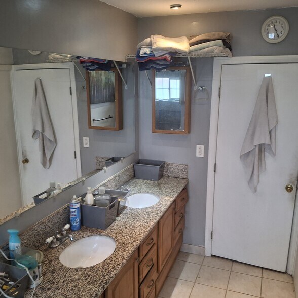 Building Photo - 450 Converse Ave