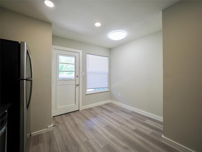 Building Photo - 4711 Bull Creek Rd