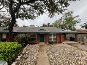 Building Photo - Lone Star