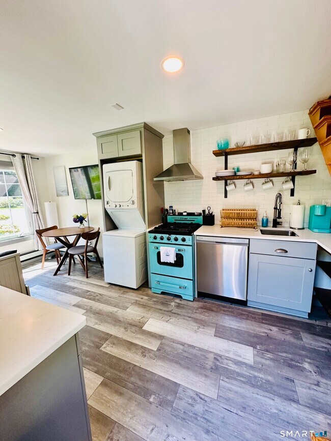 Building Photo - 53 Liberty St