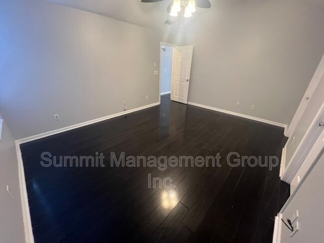 Building Photo - 6381 Klondike River Rd