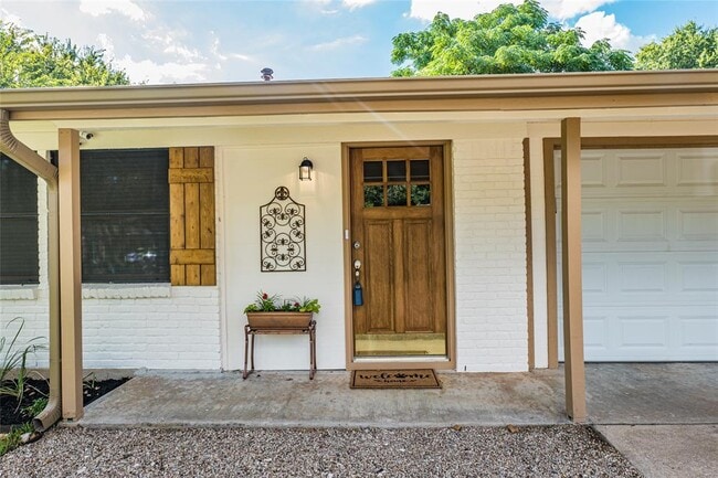 Building Photo - 9014 Slayton Dr