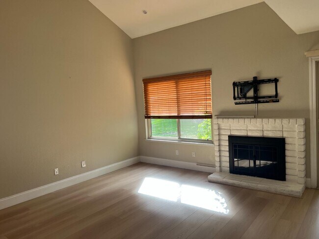 Building Photo - 2598 Knightsbridge Ln