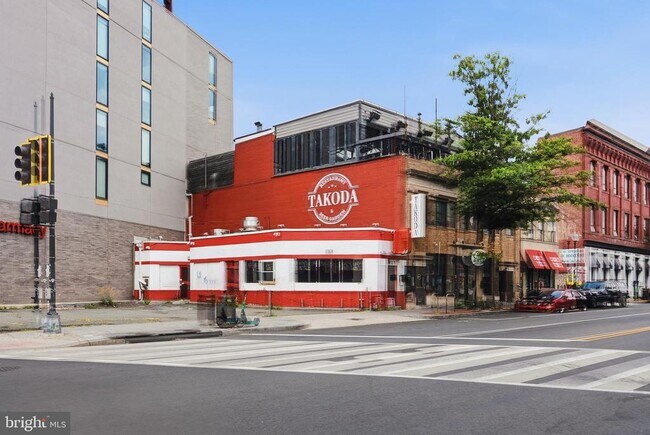 Building Photo - 435 R St NW