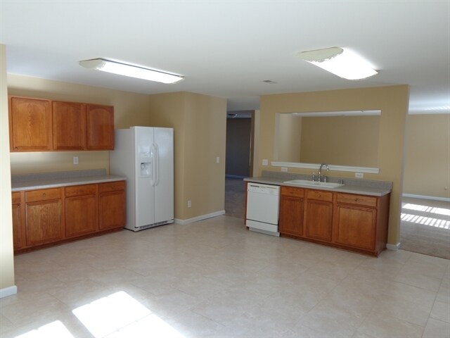 Building Photo - 10917 Dry Stone Dr