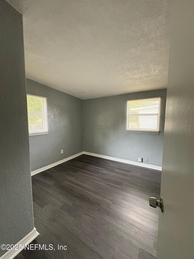 Building Photo - 2540 Spirea St