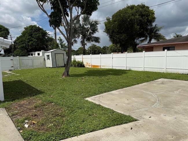 Building Photo - 1751 NW 34th Ave