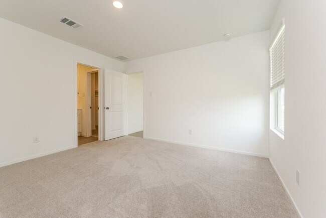 Building Photo - 16118 Hatton Dr