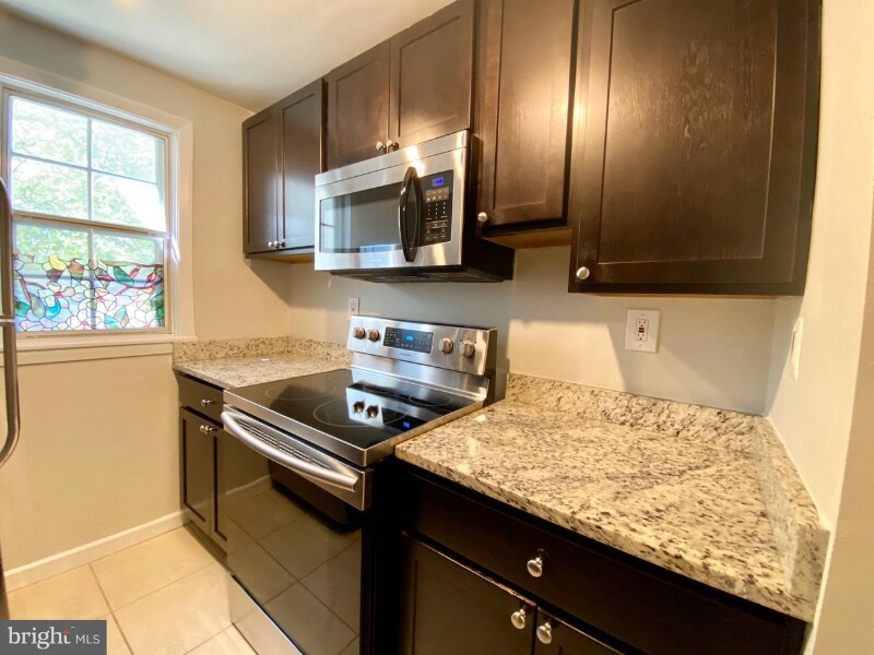 Building Photo - 824 S Arlington Mill Dr