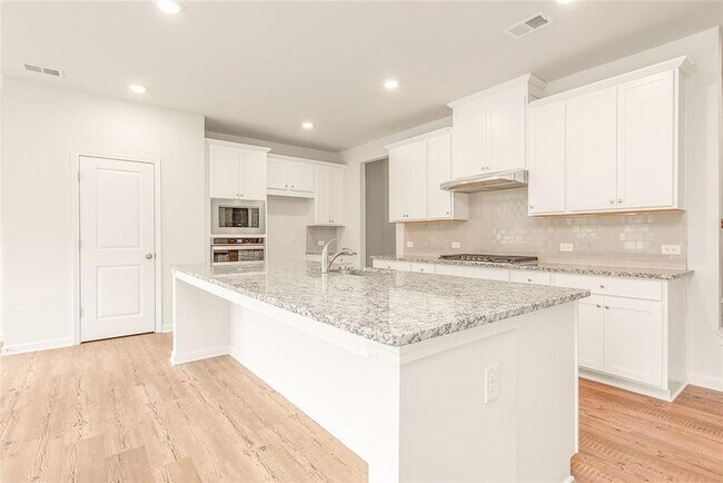 Building Photo - 410 Pt Pl Dr