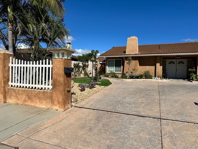 Building Photo - 6563 Park Ridge Blvd