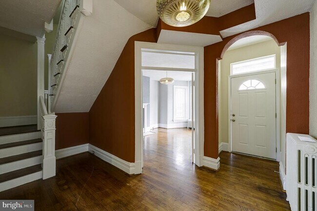 Building Photo - 2827 11th St NW