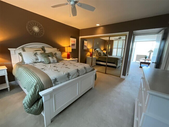 Building Photo - 10210 Collins Ave