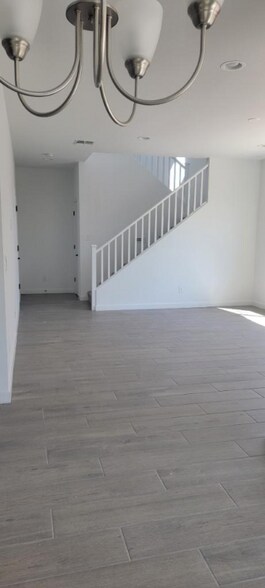 Building Photo - 6408 N 17th Pl