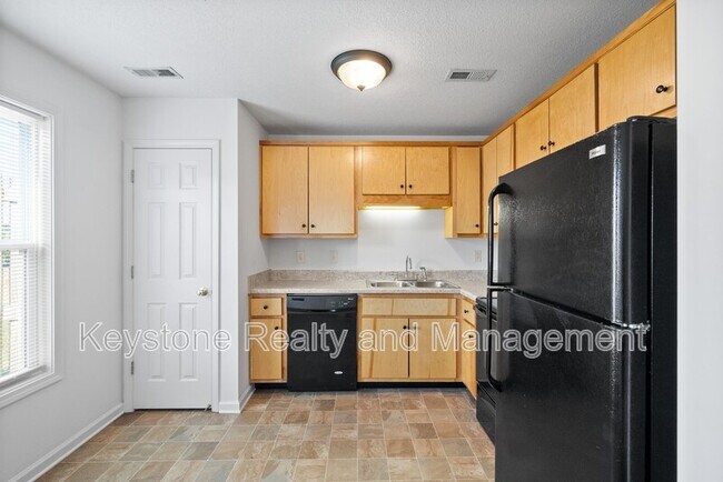 Building Photo - 512 Peachers Ridge Rd