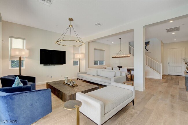 Building Photo - 2567 Speyburn Ave