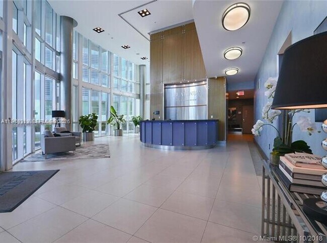 Building Photo - 480 NE 30th St