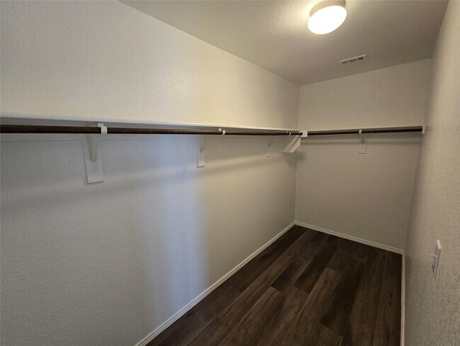 Building Photo - 1126 Ainsley Ln
