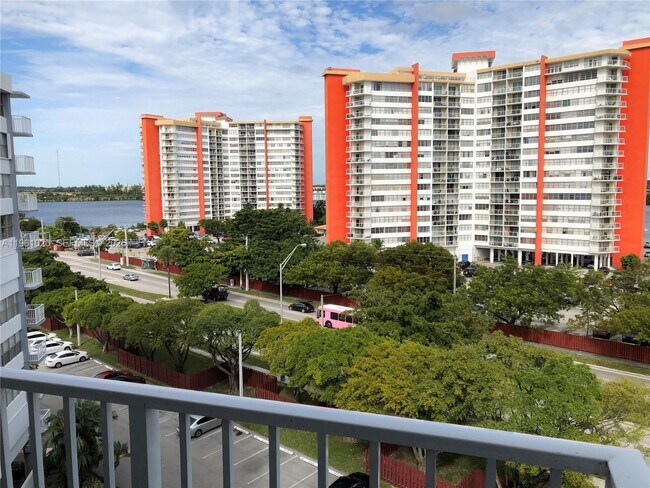 Building Photo - 1300 NE Miami Gardens Dr