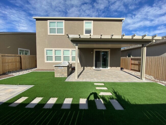 Building Photo - Built 2022 Sparks Spanish Springs 4+ Bedro...