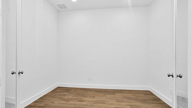 Building Photo - 30130 Aralia Dr