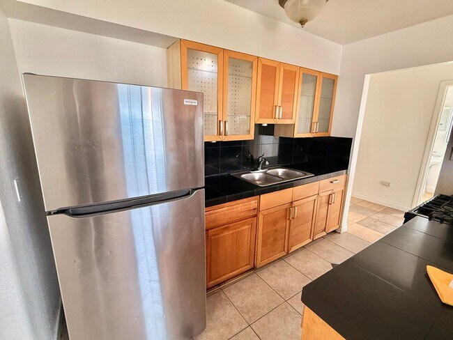 Building Photo - Spacious 4 Bedroom, 3 Bathroom Home with Driveway