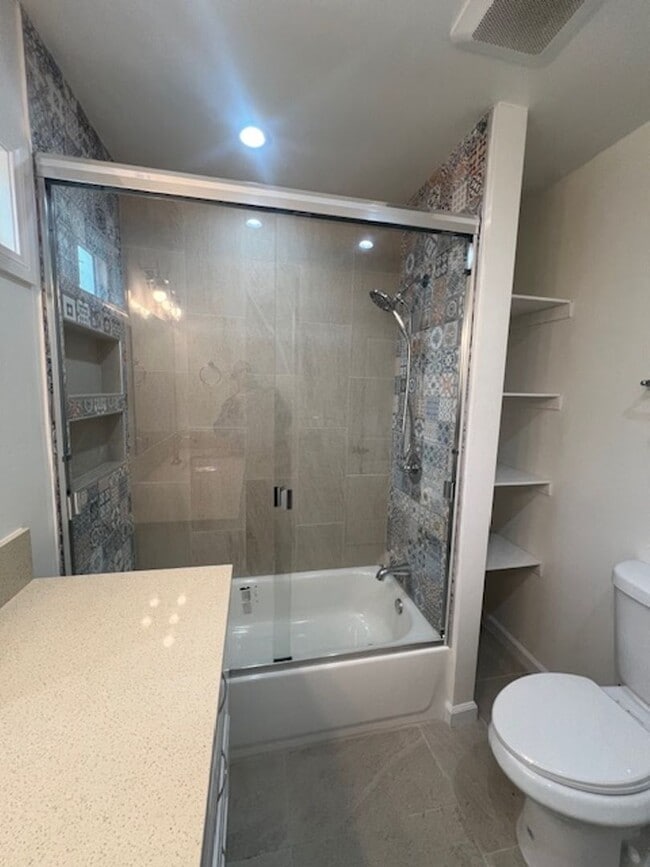 Building Photo - Beautifully renovated 3 bed 2 bath house