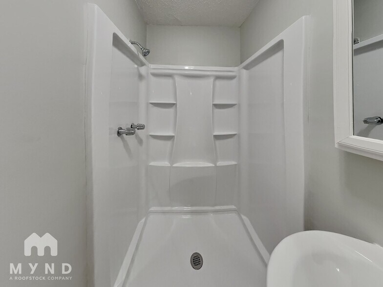 Building Photo - 5959 Shane Cir