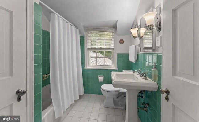 Building Photo - 507 Meadowbrook Cir