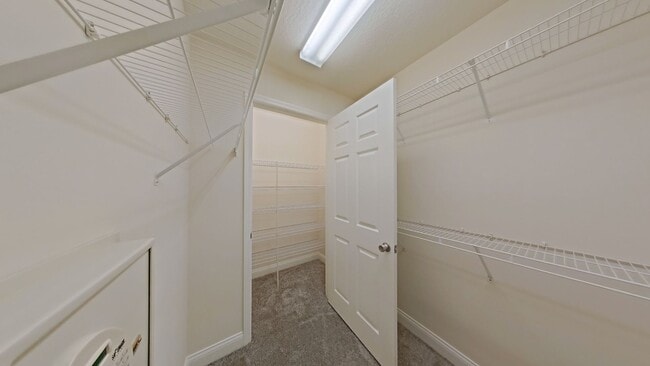 Building Photo - Luxury 3/2 Reunion Condo