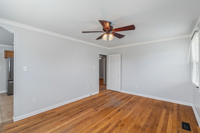 Building Photo - 3701 Vera Dr