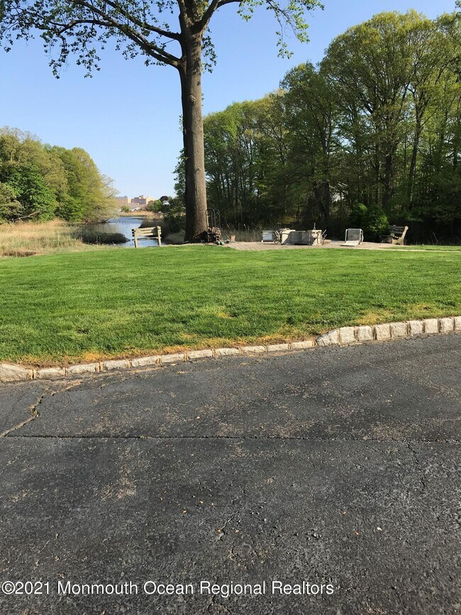 368 Navesink River Rd 368 Navesink River Rd Red Bank NJ 07701