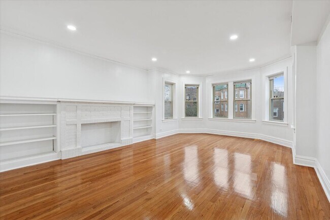 Building Photo - 5412 N Kimball Ave