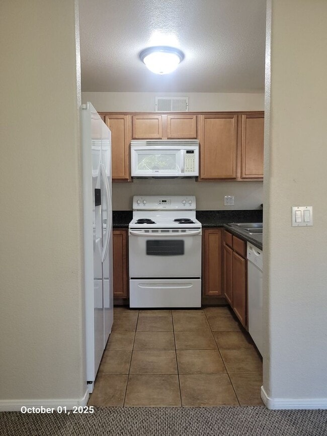 Building Photo - *WELCOME HOME TO LUXURY LIVING*