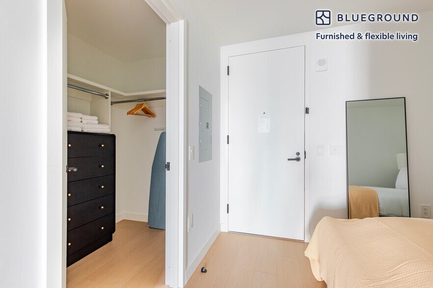 Building Photo - 478 Kent Ave