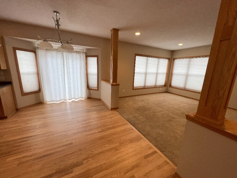 Building Photo - 54 Meadowlark Dr
