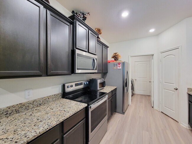 Building Photo - 10793 Castle Rock Dr