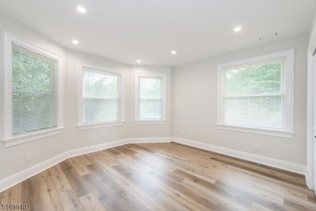 Building Photo - 31-37 Oak Grove Rd