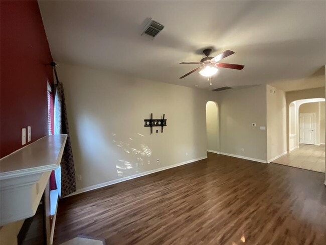 Building Photo - 303 Steer Acres Ct