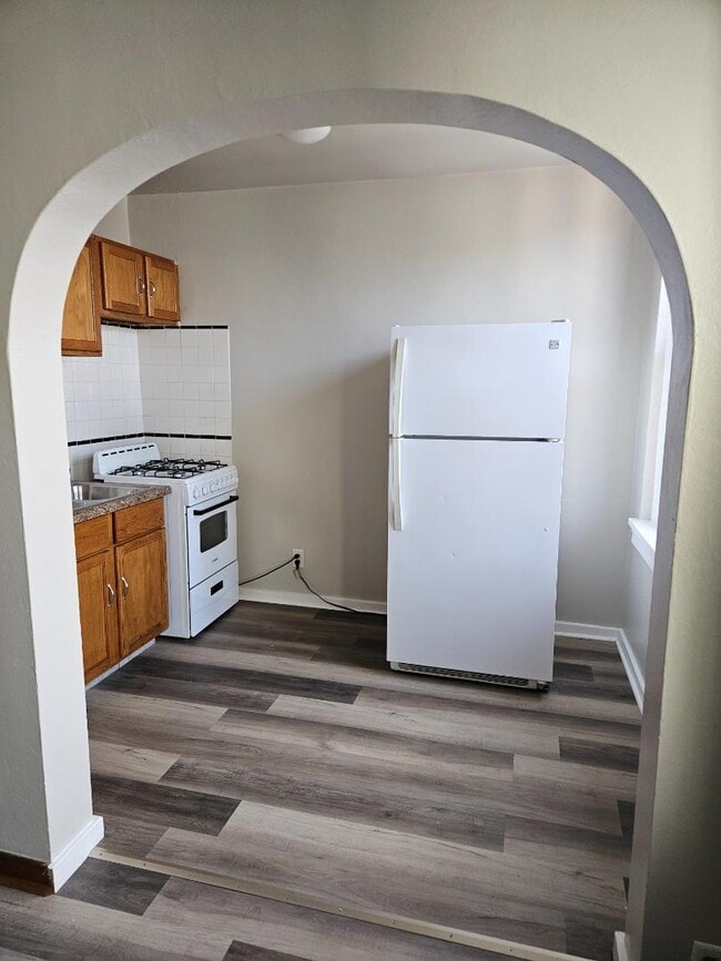 Building Photo - 1525 University Ave