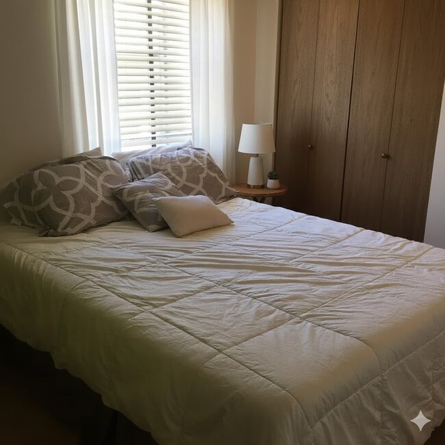 Building Photo - 1312 6th Ave N