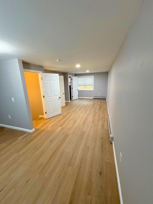 Building Photo - 11 Monadnock St