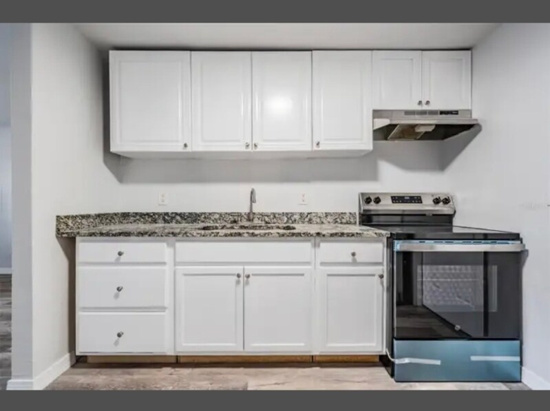 Building Photo - 1707 E Idell St