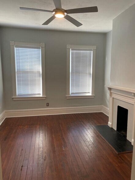 Building Photo - 152 Price St