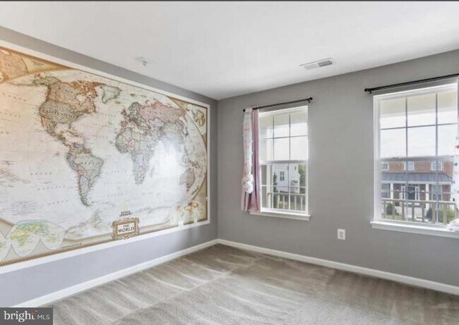 Building Photo - 320 Hopkins Dr