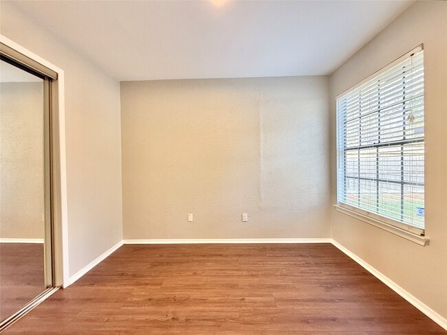 Building Photo - 30430 Arborg Dr