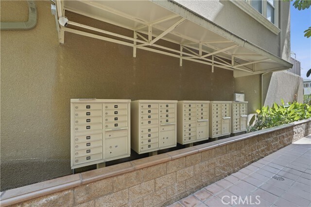 Building Photo - 917 S New Hampshire Ave