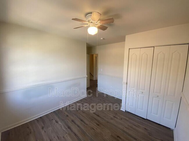 Building Photo - 108 Kings Mill Dr