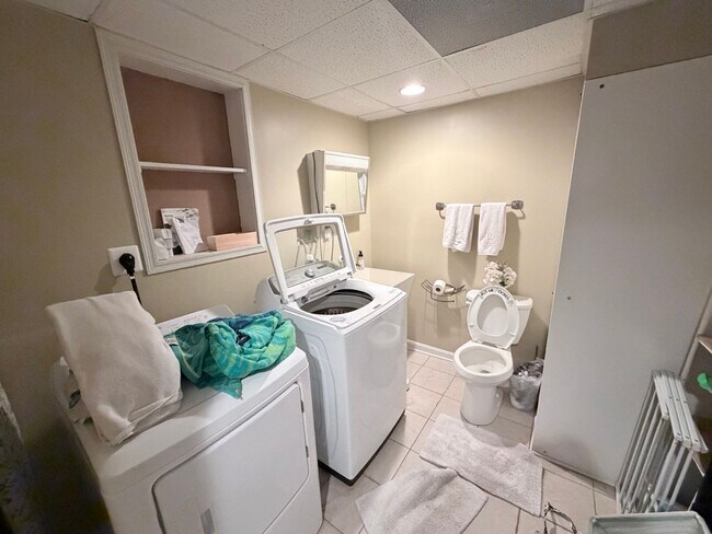 Building Photo - 5115 Irving St