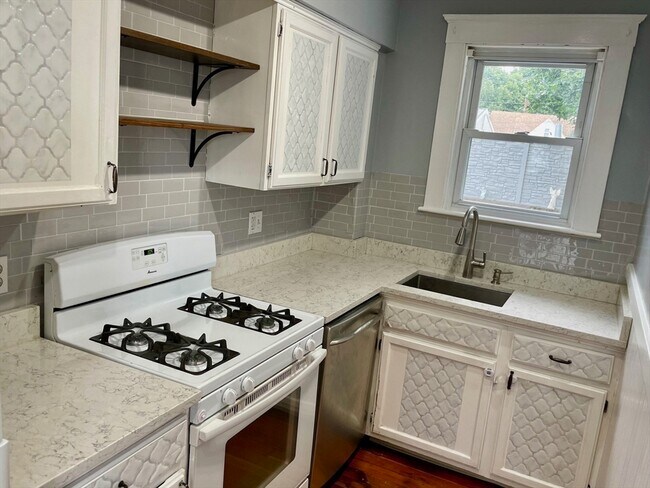 Primary Photo - 12 Wheatland St